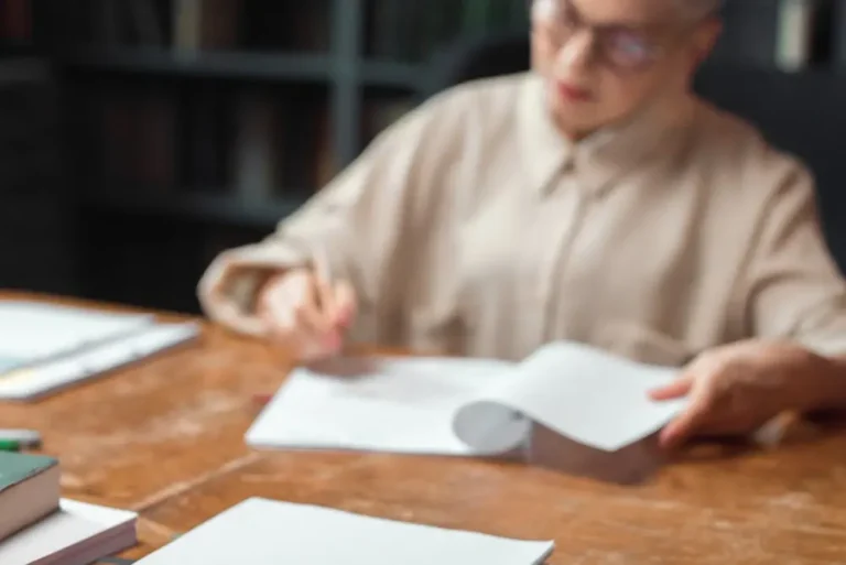 Proofreader: Pengertian, Tugas, Skill, Gaji, hingga Prospek Karir